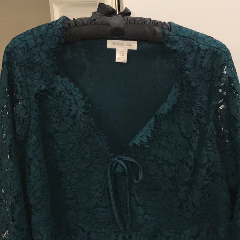 Emerald green lace bell sleeve maternity dress - Picture 4 of 4